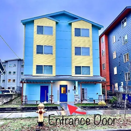 Private Room With Shared Bathroom With Another Unit, 10 Minutes Walk To University Of Washington
